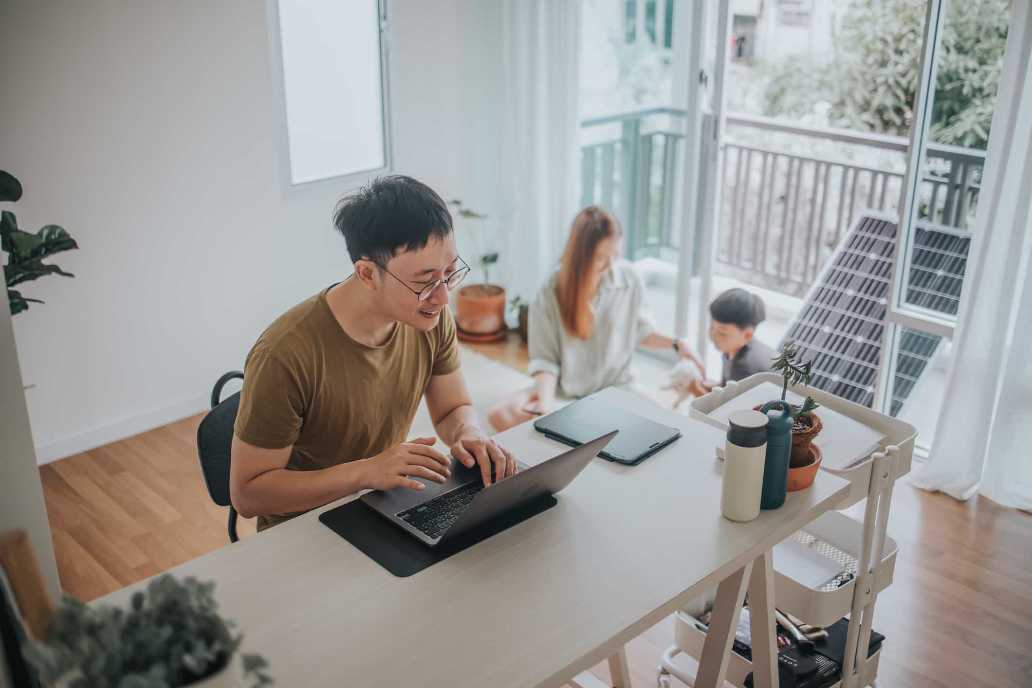 Blog Hero: Choosing Solar Panels for Your Home