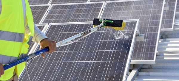 Cómo limpiar paneles solares