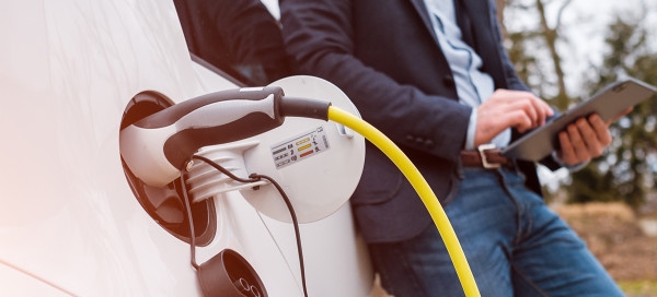 Blog Hero: electric vehicle charging